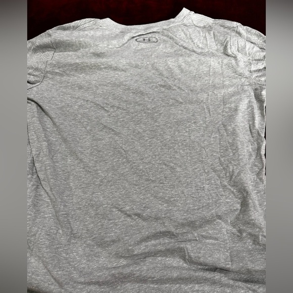 Under Armour gray tee with flag stripes - Picture 2 of 2